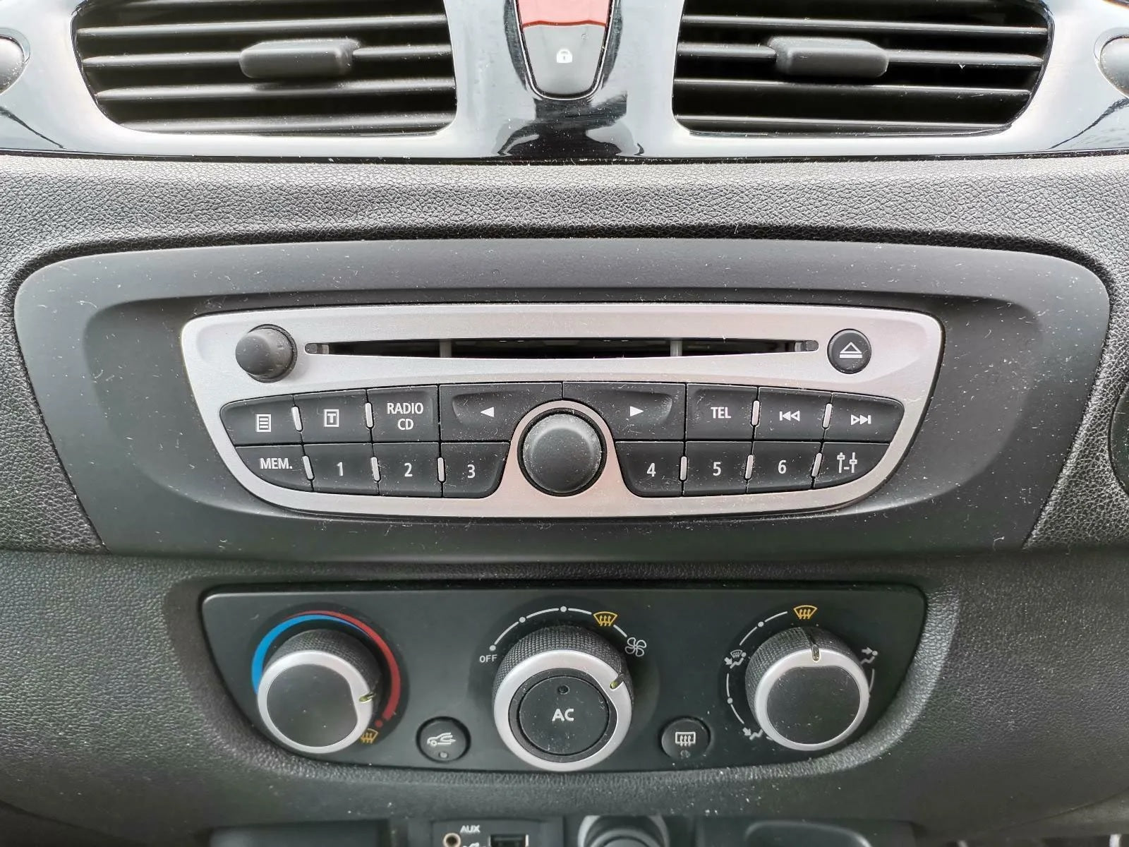 Renault Scenic 2009 - 2016 Single Din Stereo Fascia Steering Antenna Fitting Kit