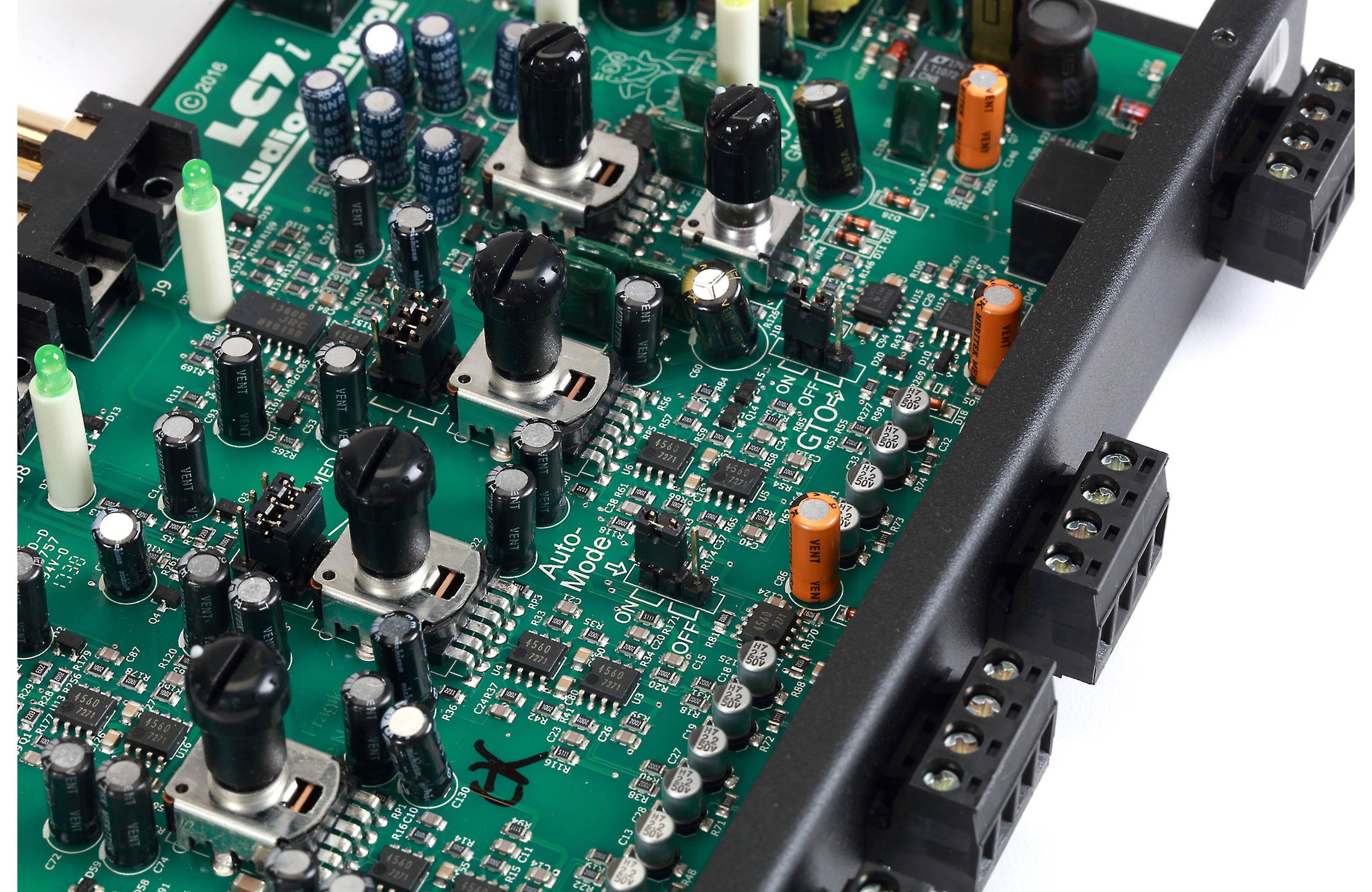 AudioControl LC7i 6 Channel Line Out Converter with Accubass & Subwoofer Control