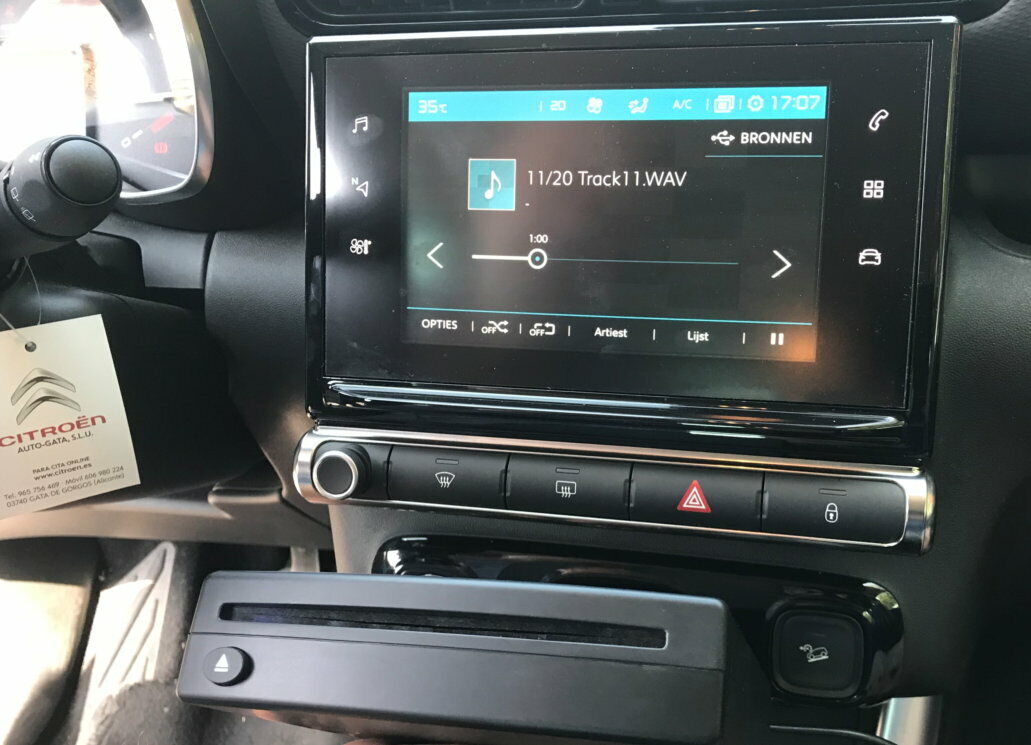 Connects2 ADV-USBCD Plug and play USB CD player for vehicles without a CD deck