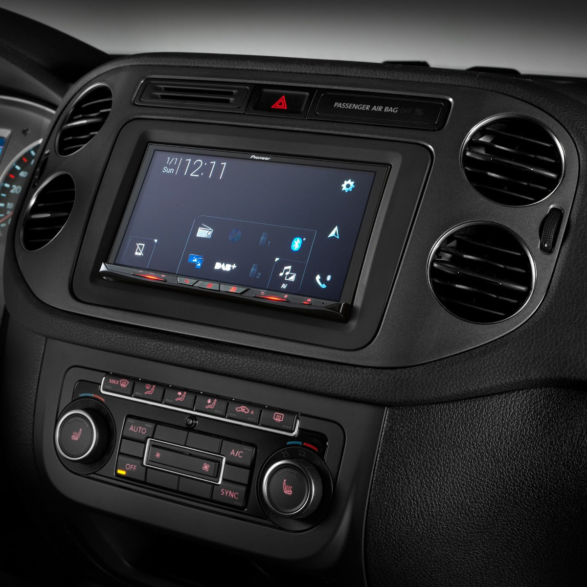 Pioneer AVIC-Z730DAB-C Commercial 6.2" Apple CarPlay, Mirroring, SatNav, Waze, Bluetooth, Spotify & DAB w/ ND-BC9 Camera