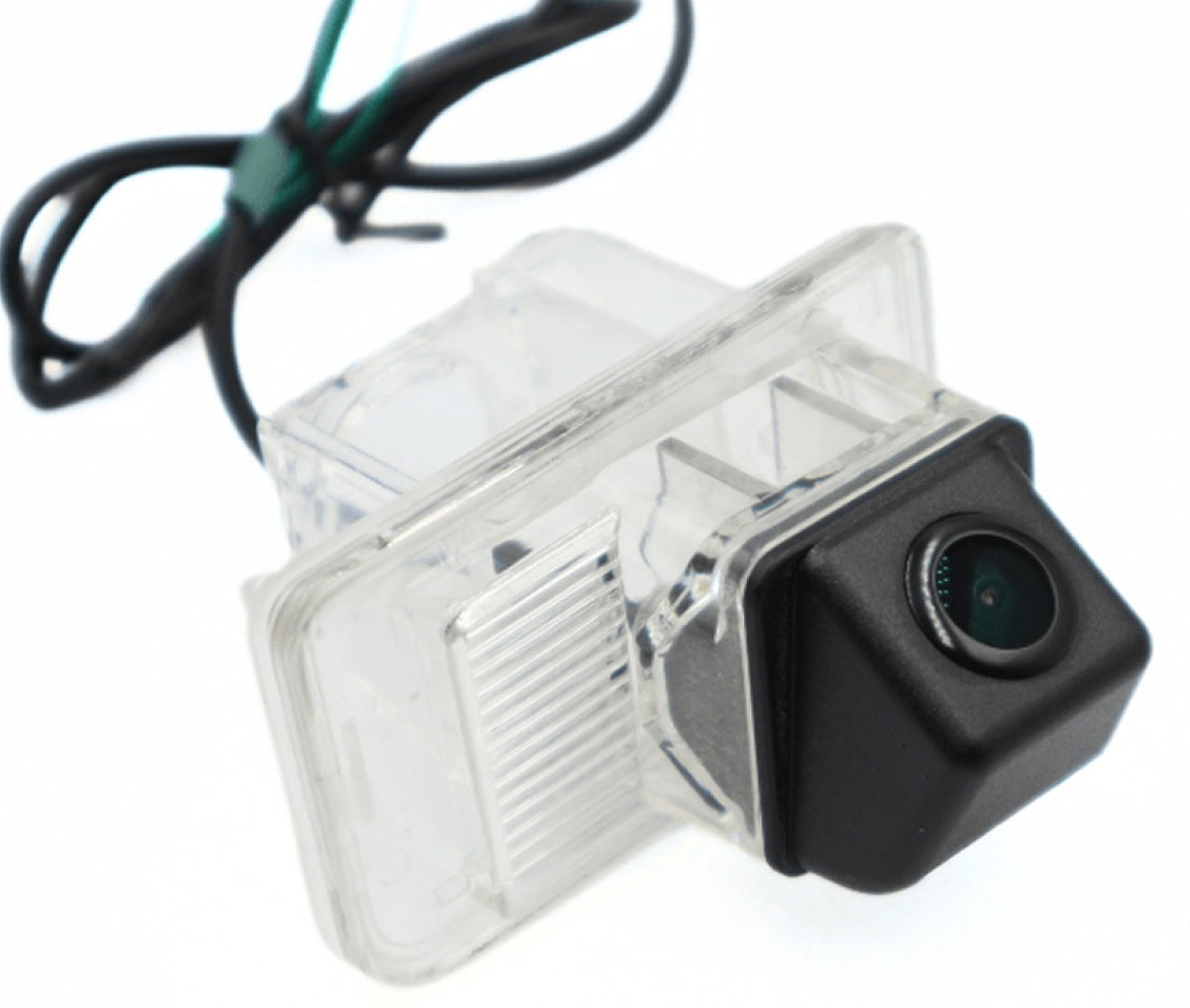 Suzuki Swift (2016 Onwards) reverse view number plate light camera CA-T200
