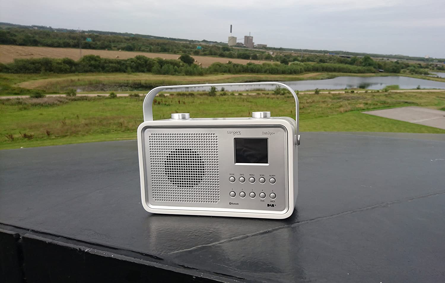 Tangent DAB2go+ Bluetooth/DAB+/FM Rechargeable Portable Radio - White High Gloss