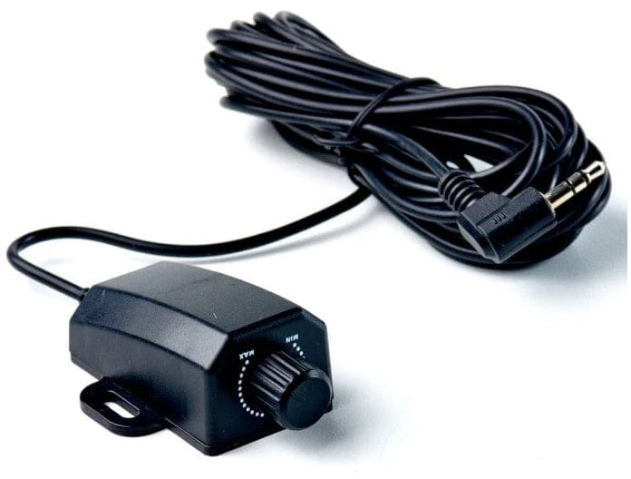 In Phase SRCA Bass 2-Channel Speaker Level to Line Output Converter and Bass Remote