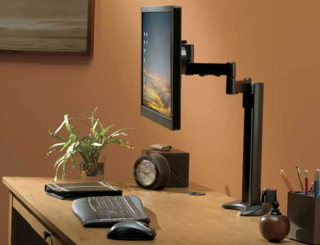 SANUS MD115 Full-Motion Desk Mount for flat-panel monitors up to 30"