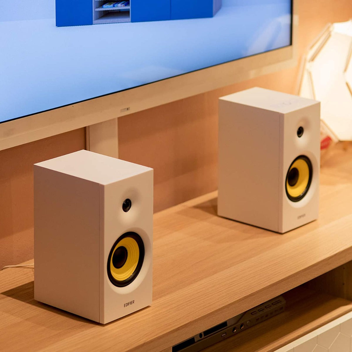 Edifier R1080BT 2-way 24 W Multimedia Speaker with Bluetooth 5.0 White