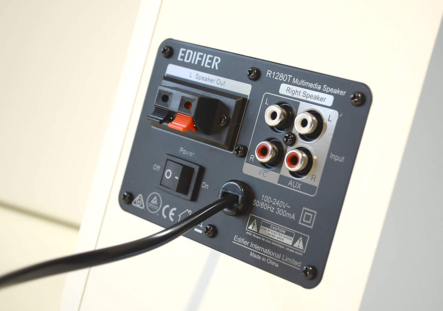 EDIFIER R1280T Active Speaker System with Dual RCA Inputs - White