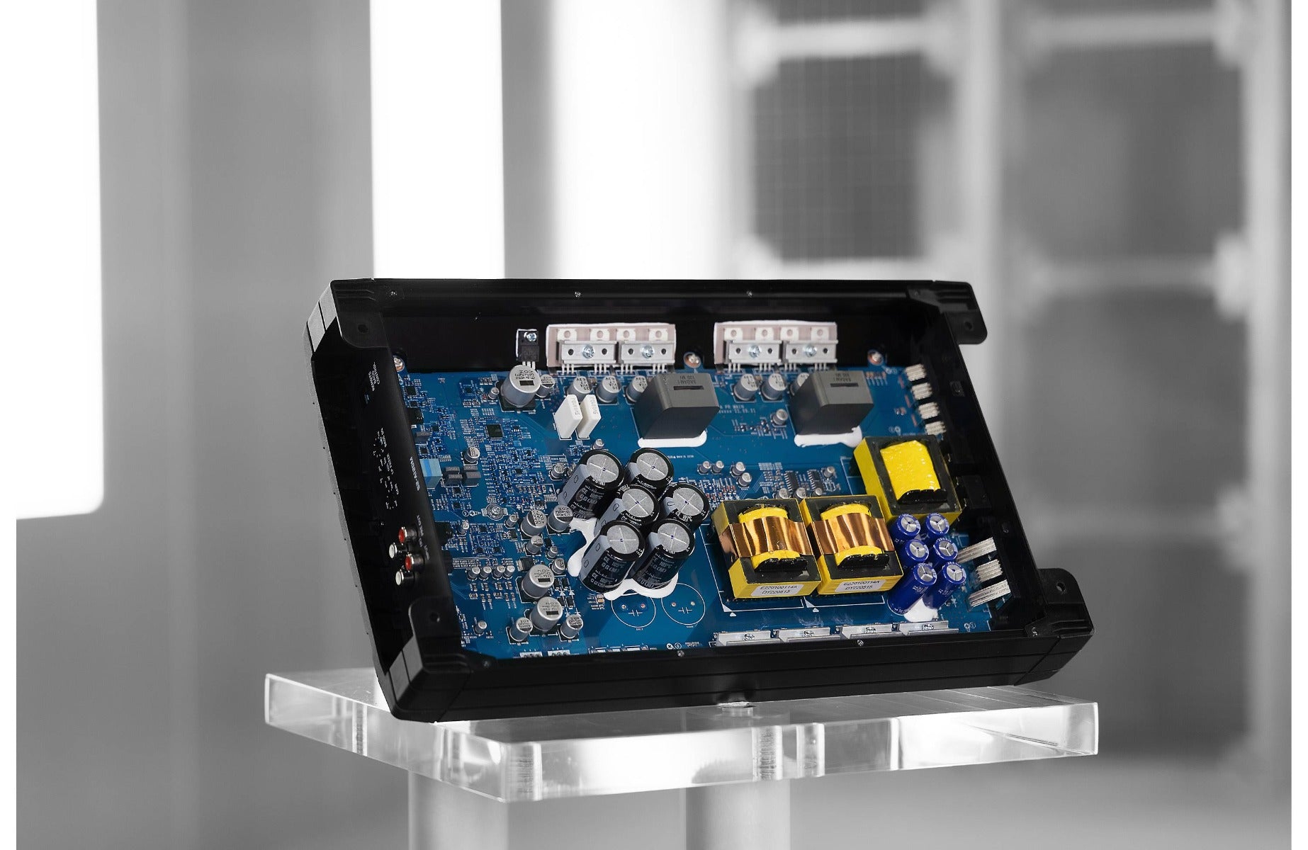 Alpine S2-A120M S-Series mono subwoofer amplifier — 1200 watts RMS x 1 at 2 ohms