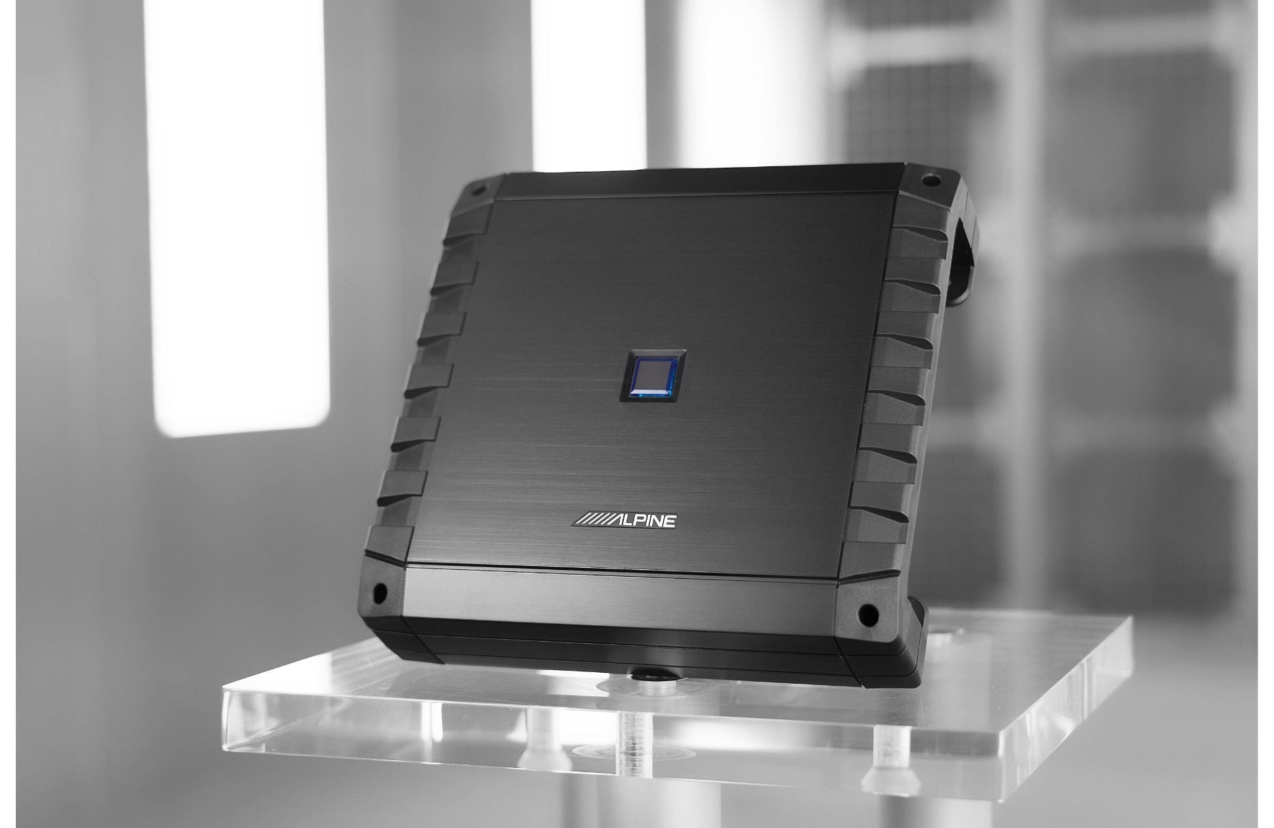 Alpine S2-A60M 600 watts RMS  S-Series Class-D Monoblock Amplifier