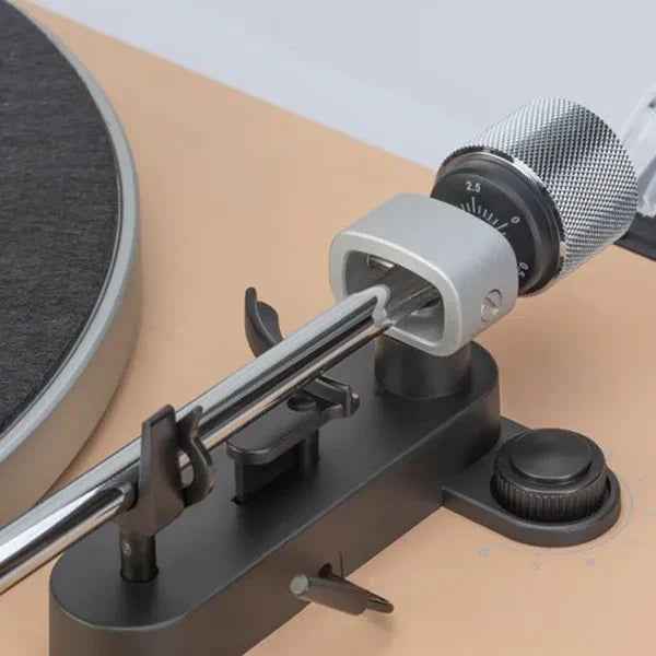 Mitchell Acoustics uStream TT2 Wireless Bluetooth Turntable Oak